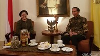 Megawati dan Jokowi bertemu untuk mencicip makanan enak. Disebut-sebut memiliki hobi memasak, Megawati ternyata pernah membawakan makanan kesukaan ayahnya ke Jokowi. Foto: detikNews.