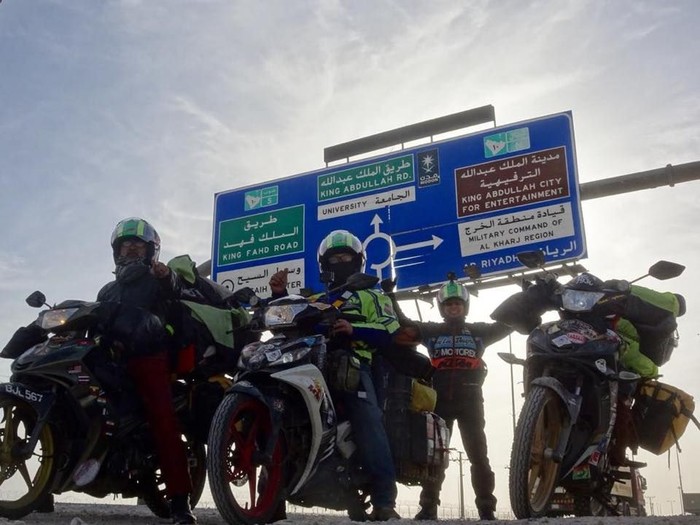 Perjalanan 3 Rider Malaysia Umrah Naik Motor