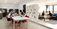 Manjakan Pegawai, Restoran Ini Bangun Lounge untuk Tempat Makan hingga Nonton
