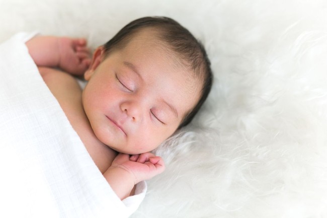 Cyanide, Inggris. Seperti Amerika Serikat, Inggris tidak memiliki terlalu banyak undang-undang tentang nama bayi. Tetapi, ketika seorang ibu di Inggris mencoba untuk menamai putrinya dengan Cyanide, pengadilan memutuskan untuk melarang pemilihan nama dalam bentuk yang paling ekstrem. Cyanide merupakan nama racun mematikan, atau di Indonesia dikenal dengan sianida. Foto: iStock