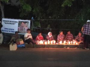 Jelang Ahok Bebas, Pendukung Nyalakan Lilin di Mako Brimob