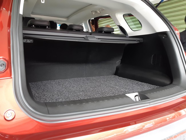Kegagahan Almaz, SUV Berlian Wuling