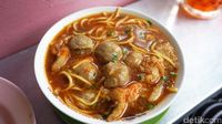 Bakso Malik: Murah dan Mantap! Bakso Gerobakan Legendaris dengan Limpahan Tetelan