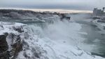 Foto: Air Terjun Niagara Membeku, Bikin Takjub!