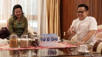 Cak Imin menyatakan Hemas banyak bercerita soal kisruh kepemimpinan DPD RI yang berkepanjangan ini. Ketum PKB itu masih menunggu bagaimana keputusan MK nantinya.