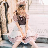 Enako adalah seorang cosplayer populer di Jepang. Dijuluki cosplayer nomor satu Jepang, Enako memiliki banyak fans dan penghasilan yang tidak sedikit dari hobinya berdandan seperti karakter anime. Foto: Instagram @enakorin