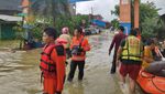 Potret Banjir Lumpuhkan Jalur Trans Sulawesi dan Kepung Sulsel