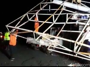 Pemotor Tewas Tertimpa Pohon Tumbang di Wonogiri