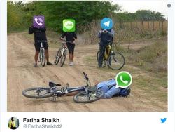 Banjir Meme akibat WhatsApp Down