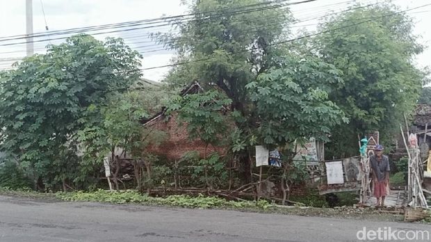 Cerita Sadikun, Tinggal di Rumah Reyot dan Tidur di Emper Saat Hujan