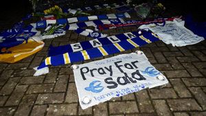Pray For Sala, Pemain Cardiff City yang Pesawatnya Hilang Kontak