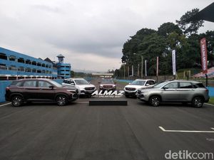 Mobil Kembar Tiga, Chevy Captiva-Wuling Almaz-Baojun 530