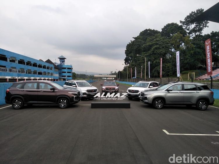 Intip Interior Wuling Almaz Yuk!