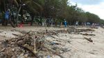 Foto: Sampah Berserakan di Pantai Kuta yang Bikin Kaget