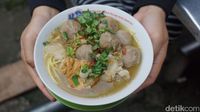 Bakso Malik: Murah dan Mantap! Bakso Gerobakan Legendaris dengan Limpahan Tetelan