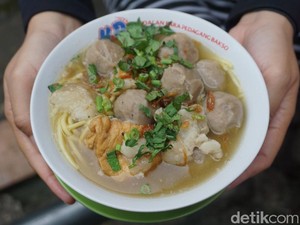 Punya Uang Rp 10 Ribu Bisa Beli 5 Jajanan Enak Ini
