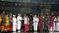 Dalam acara ini, sejumlah menteri hadir, seperti Mendagri Tjahjo Kumolo dan Menteri Susi Pudjiastuti, serta Ketua TKN Erick Thohir. Turut hadir juga Hamzah Haz, Kwik Kian Gie, Hatta Rajasa, Boediono, hingga Yusril Ihza Mahendra.