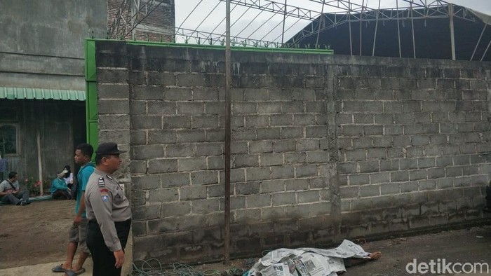 Pasang Tenda Hajatan, Seorang Pekerja Tewas Tersengat Listrik