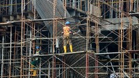Selama ini baja impor yang masuk mengakali nomor Harmonized System (HS) dari carbon steelmen menjadi jenisalloy steel. Sehingga produk tersebut akan mendapatkan lebih rendah dibanding jenis produk baja lainnya. Hal itu lantaran adanya kebijakan Permendag 22/2018.
