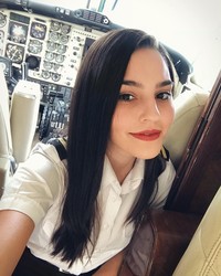 Ana Paula Cespedes berprofesi sebagai pilot (anapaulacespedes/Instagram) Ana Paula Cespedes berprofesi sebagai pilot (anapaulacespedes/Instagram)