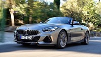 Baik BMW Z4 atau Toyota Supra menggunakan platform yang sama, sehingga wajar jika keduanya memiliki paras yang sama. Foto: Pool (Autoblog)
