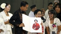 Penyerahan dilakukan langsung oleh Megawati di lokasi perayaan yakni di Hotel Grand Sahid, Jl Sudirman, Jakarta, Rabu (23/01/2019).