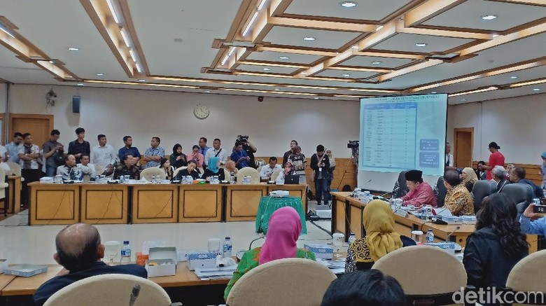 DPR-Pemerintah Raker Perkembangan Penanganan Bencana DPR-Pemerintah Raker Perkembangan Penanganan Bencana