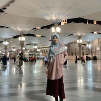 Mendekatkan diri kepada Allah dan memperbanyak ibadah jadi salah satu alasan Cut Meyriska berhijab. Momen itu bertepatan dengan kepulangannya dari ibadah umrah beberapa waktu lalu. Foto: Instagram/CutRatuMeyriska