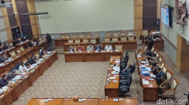 Komisi III DPR Rapat Kerja dengan Jaksa Agung Bahas Evaluasi Kinerja