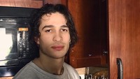 Biaggio Ali Walsh merupakan atlet footbal, sekaligus model asal Amerika yang dikenal sebagai cucu dari mendiang Muhammad Ali. Lewat akun Instagramnya, pria berusia 21 tahun ini sering bagikan momen kulinerannya. Foto: Instagram @biaggioaliwalsh