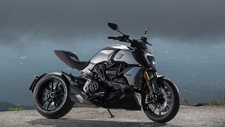 Ducati Diavel Foto: Pool (autoevolution) Ducati Diavel Foto: Pool (autoevolution)