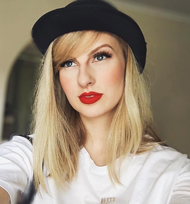 Di balik wajahnya yang kerap berganti-ganti, Rhylee memiliki wajah yang cantik. Ia sering merias wajahnya seperti Taylor Swift karena memang cukup mirip. Foto: instagram/rermakeup