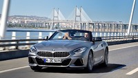 Mobil ini memiliki suspensi sport dengan peredam yang diatur secara elektronik. Berkat sistem BMW M Performance, mobil berlari dari keadaan diam sampai kecepatan 100 km per jam dalam 4,6 detik. Foto: Pool (Autoblog)