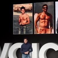 Meski sibuk, ayah tiga anak ini memang jarang melewatkan harinya tanpa olahraga. Bahkan rapat bersama klien pun dijadikannya sesi olahraga bersama. (Foto: Getty Images)