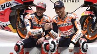 Repsol Honda melakukan presentasi di Kota Madrid, Spanyol, Rabu (23/1/2019) waktu setempat, untuk memperkenalkan Jorge Lorenzo sebagai pebalap anyarnya, sekaligus rekan baru Marc Marquez. (Foto: Pierre-Philippe Marcou/ AFP Photo)