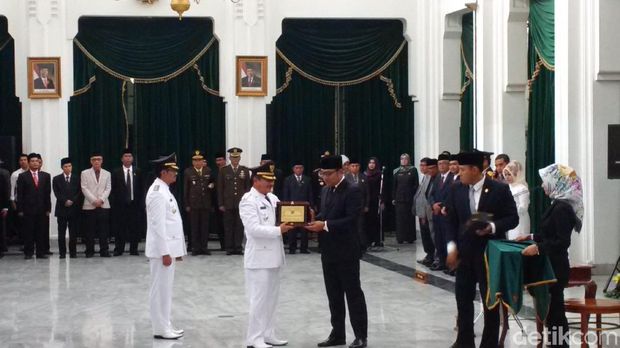 Lantik Bupati Garut, Ridwan Kamil: Jangan Salah Niat