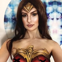 Make up karakter memerlukan skill khusus. Seperti melukis, Rhylee sangat lihai bermain shadow dan membuat efek 3 dimensi pada wajahnya. Foto: instagram/rermakeup