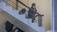Selain Bupati Mesuji Khamami, ada 10 orang lainnya yang ditangkap.