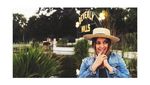 Foto: Liburannya Si Hot Mama, Sarah Azhari