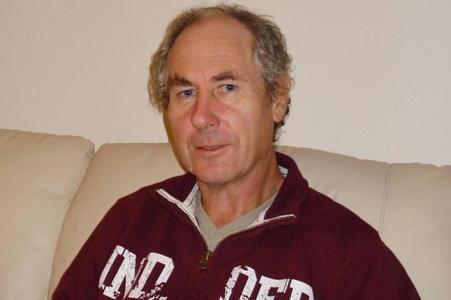 Bersama istrinya, Anne, John Darwin tenggelam ketika berkano di Laut Utara pada tahun 2002. Kenyataannya, mereka mencari bayaran asuransi jiwa. Pada 2007, Darwin muncul di kantor polisi London, berpura-pura menderita amnesia. Namun, seseorang menemukan foto pasangan itu di Panama, tempat mereka membeli properti. Pasangan ini pun dijatuhi hukuman enam tahun penjara karena penipuan. Anne akhirnya menceraikan John dan menulis sebuah buku tentang pengalamannya berjudul Out of My Depth. Foto: Chronicle Live