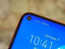 Melihat Honor View 20, Ponsel Gahar Kameranya di Layar