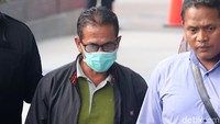Khamami ditangkap pada Kamis (24/1) tengah malam.KPK menduga ada transaksi haram terkait proyek infrastruktur di Kabupaten Mesuji.
