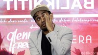 Glenn mengingkan hal baru, karenanya ia membuat konser akustik dengan membawakan lagu-lagu lama miliknya. Pool/Palevi S/detikFoto.