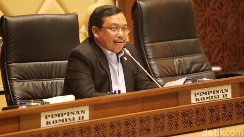 Kolom Agama KTP Penghayat Ditulis Kepercayaan, DPR akan Tanya Kemendagri Kolom Agama KTP Penghayat Ditulis Kepercayaan, DPR akan Tanya Kemendagri