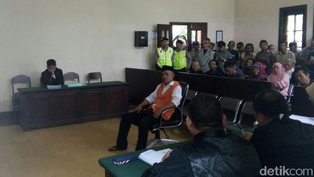 Sidang Perdana Surat Palsu KPK, Pengacara: Pasal Tidak Relevan