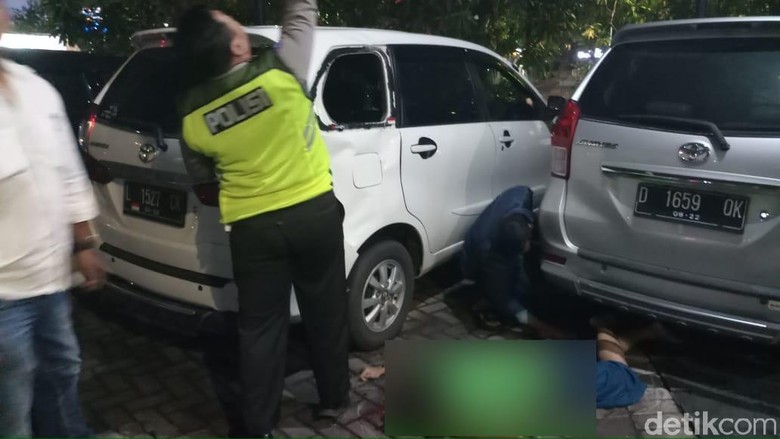 Pria yang Jatuh dari Lantai 11 Hotel Dipastikan Bunuh Diri Pria yang Jatuh dari Lantai 11 Hotel Dipastikan Bunuh Diri