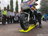 Ranjau Paku yang Mengancam Pengendara Jakarta