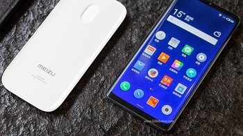 Meski tak punya tombol, Meizu dilengkapi sistem haptic feedback yang disebut bisa menawarkan tombol virtual pada bagian sisi ponsel sebagai pengganti tombol power dan volume. Foto: Meizu
