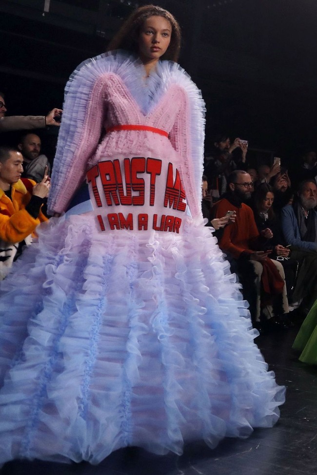 Gaun yang mungkin laku dipakai untuk kampanye politik. Foto: Istimewa