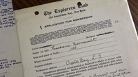 The Explorers Club memang kurang dikenal. Namun daftar anggotanya adalah orang-orang terhormat termasuk Edmund Hillary dan Tenzing Norgay yang pertama kali menjuluki Gunung Everest, penerbang Charles Lindbergh yang melakukan penerbangan pesawat transatlantik solo pertama pada tahun 1927. Ada pula Presiden AS Theodore Roosevelt (Mike MacEacheran/BBC Travel)  